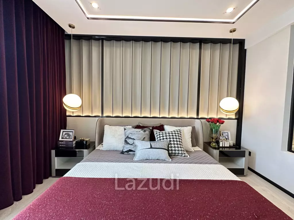 2 Bed 2 Bath 90.99 SQ.M The Room Sukhumvit 38