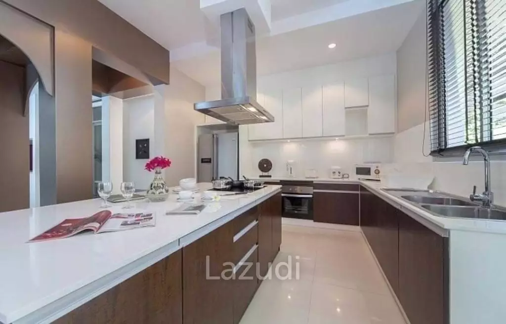 5 Bedroom 6 Bathroom 400 SQ.M - Largest plot in the village 672 sqm