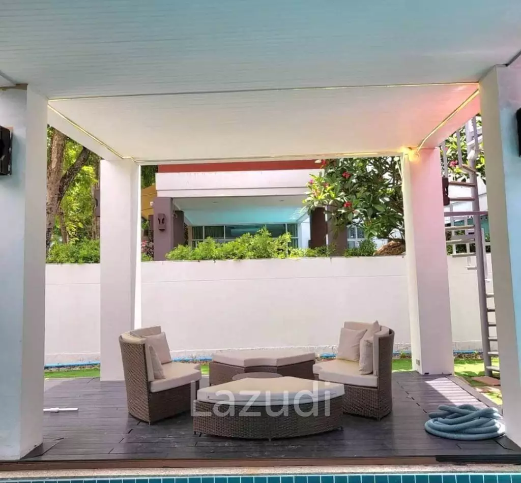 5 Bedroom 6 Bathroom 400 SQ.M - Largest plot in the village 672 sqm