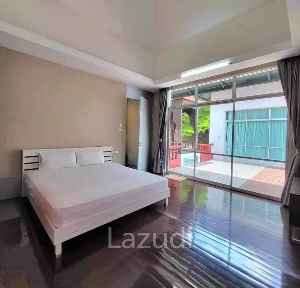 5 Bedroom 6 Bathroom 400 SQ.M - Largest plot in the village 672 sqm