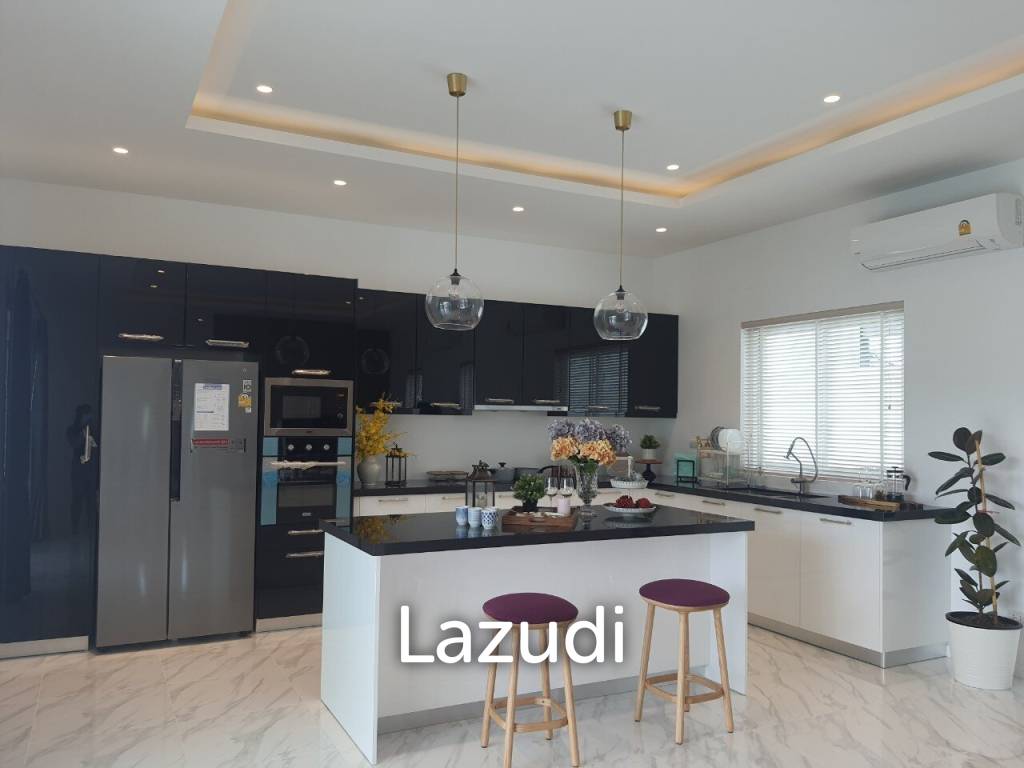 450 ตร.ม 3 เตียง 3 อาบน้ำ วิลล่า For ขาย