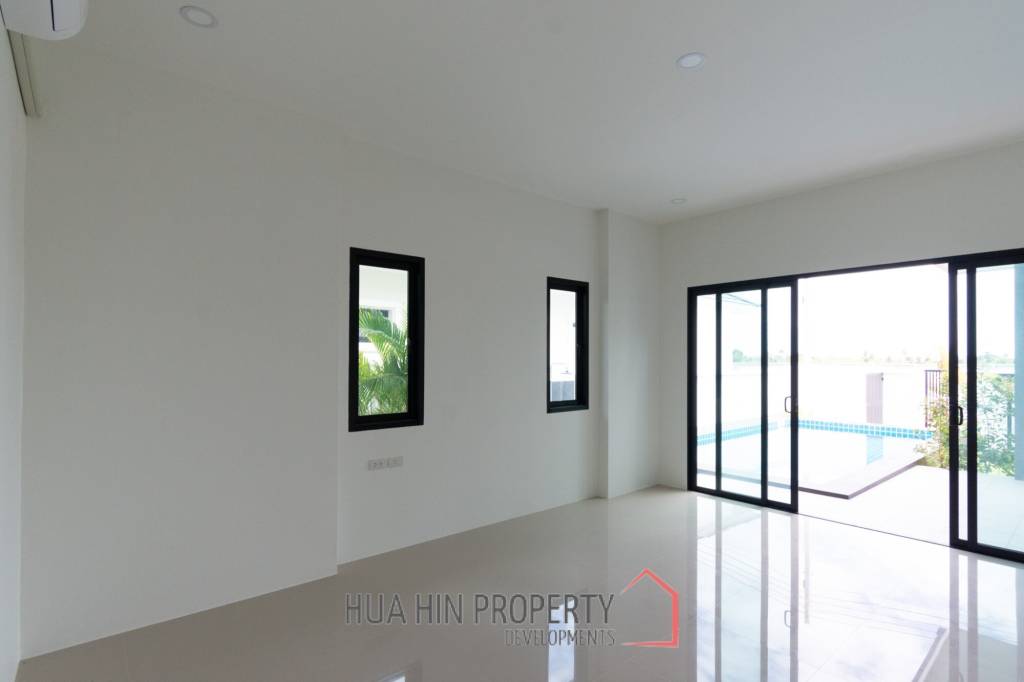 3 Bed 3 Bath 196 SQ.M Huguh Home Pool Villa Cha-Am