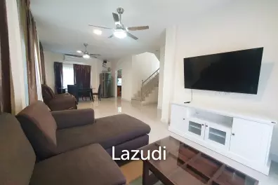 Amazing Property featuring 2 Houses and a Large Swimming Pool