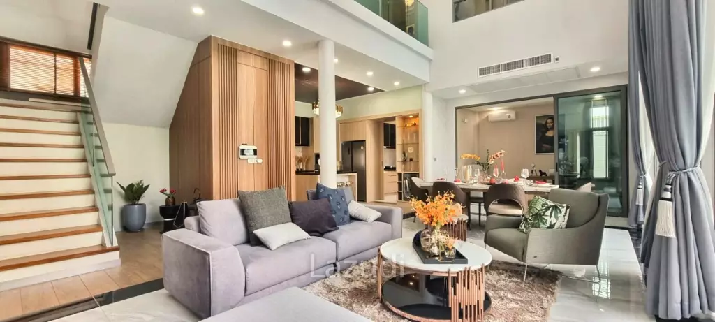 6 Beds 8 Baths 800 SQ.M. 98 Lakeville Mabprachan