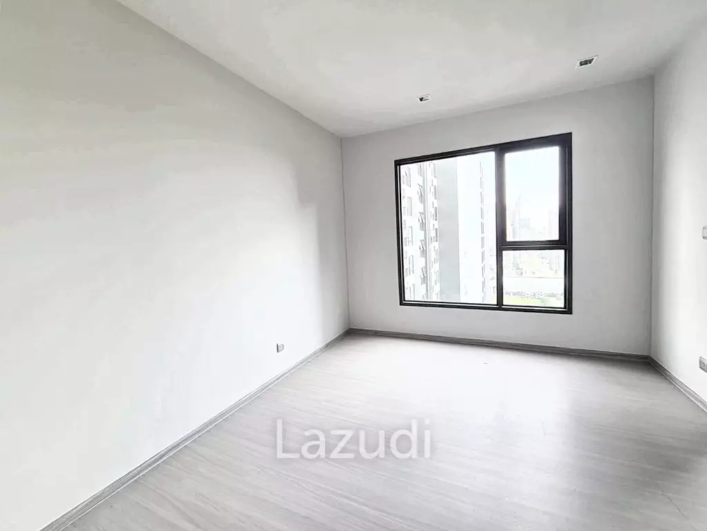 Studio Room with 1 Bath 28 SQM Life Asoke Rama 9