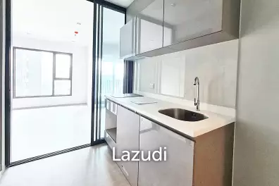 Studio Room with 1 Bath 28 SQM Life Asoke Rama 9