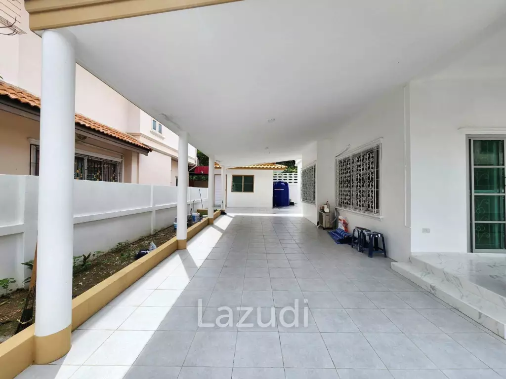 4 Bedrooms 3 Bathrooms 256 SQ.M Baan Sirisa 9