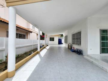 4 Bedrooms 3 Bathrooms 256 SQ.M Baan Sirisa 9