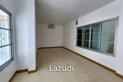 4 Bedrooms 3 Bathrooms 256 SQ.M Baan Sirisa 9