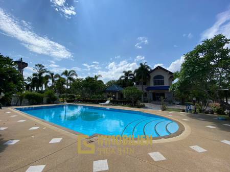 Große 4 Schlafzimmer Pool Villa auf einem 1,2 Rai großen Grundstück in Hin Lek Fai