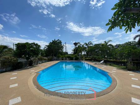 Large Private 4 Bed Pool Villa For Sale on 1.2 Rai Land in Hinlekfai