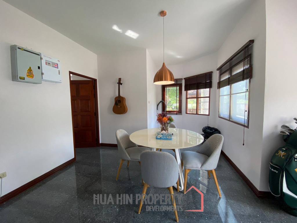 Large Private 4 Bed Pool Villa For Sale on 1.2 Rai Land in Hinlekfai