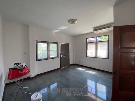 Large Private 4 Bed Pool Villa For Sale on 1.2 Rai Land in Hinlekfai