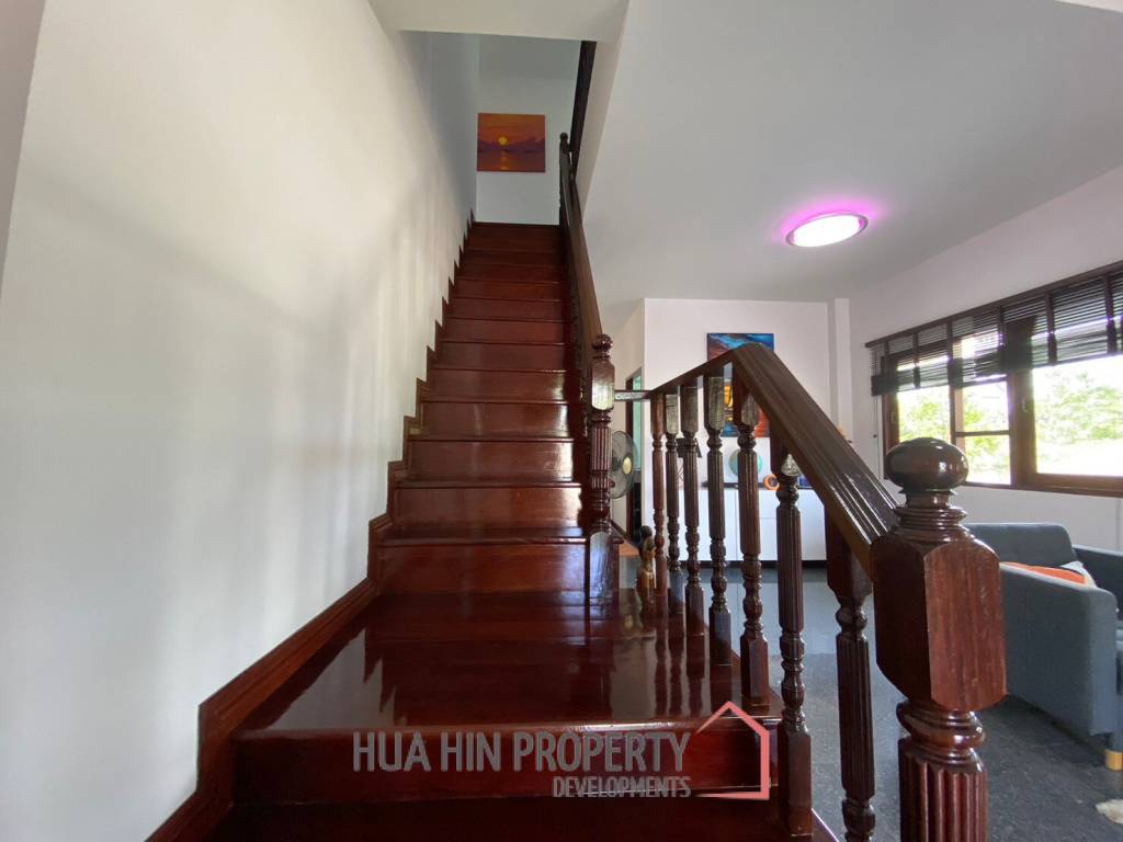 Large Private 4 Bed Pool Villa For Sale on 1.2 Rai Land in Hinlekfai