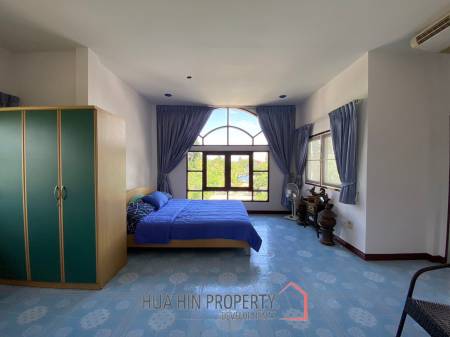 Large Private 4 Bed Pool Villa For Sale on 1.2 Rai Land in Hinlekfai