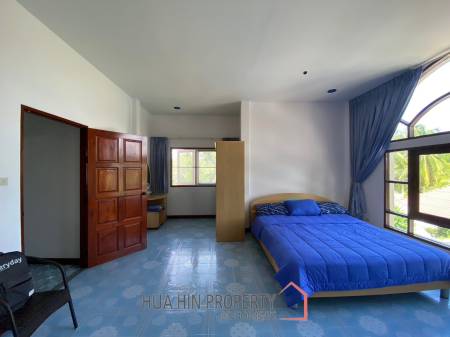 Large Private 4 Bed Pool Villa For Sale on 1.2 Rai Land in Hinlekfai
