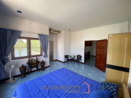 Large Private 4 Bed Pool Villa For Sale on 1.2 Rai Land in Hinlekfai