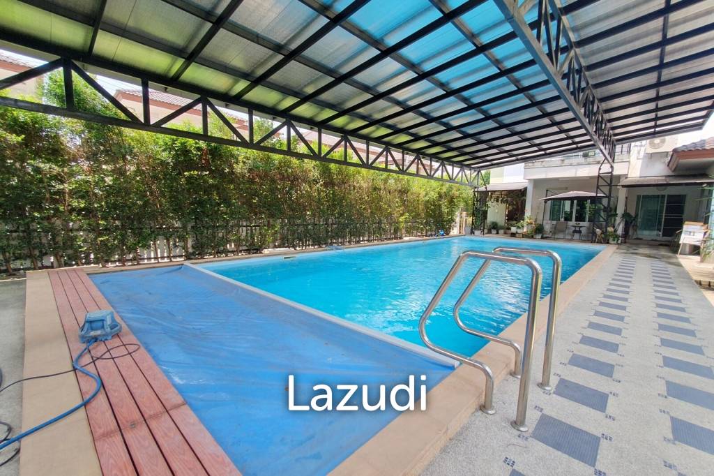 3 Bedroom Large Family Home with Swimming Pool