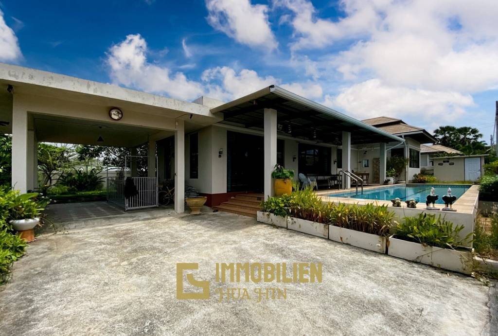 Hua Hin Hill Village 2 : 3 BR Pool Villa Soi 102