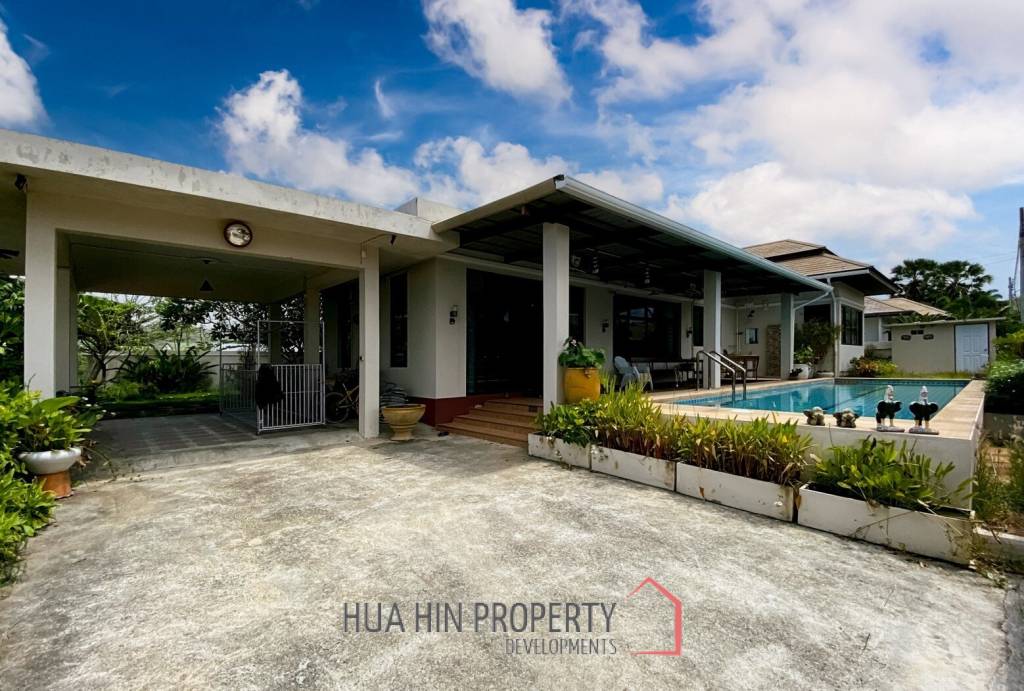 Hua Hin Hill Village 2 : 3 BR Pool Villa Soi 102