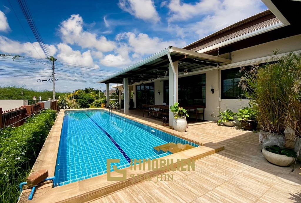 Hua Hin Hill Village 2 : 3 BR Pool Villa Soi 102