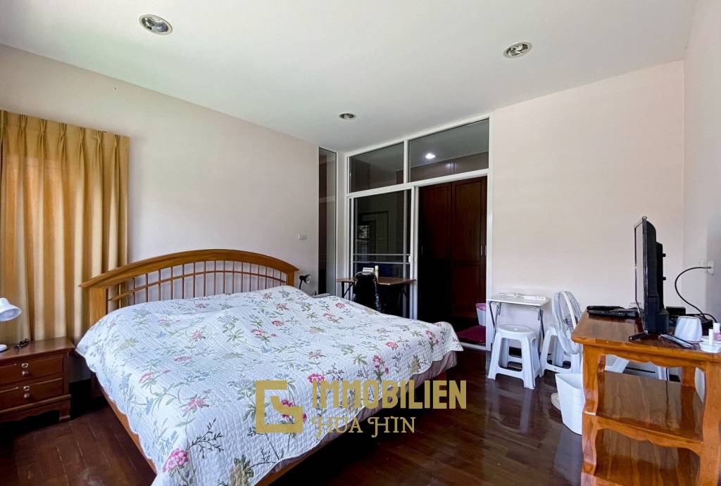 Hua Hin Hill Village 2 : 3 BR Pool Villa Soi 102