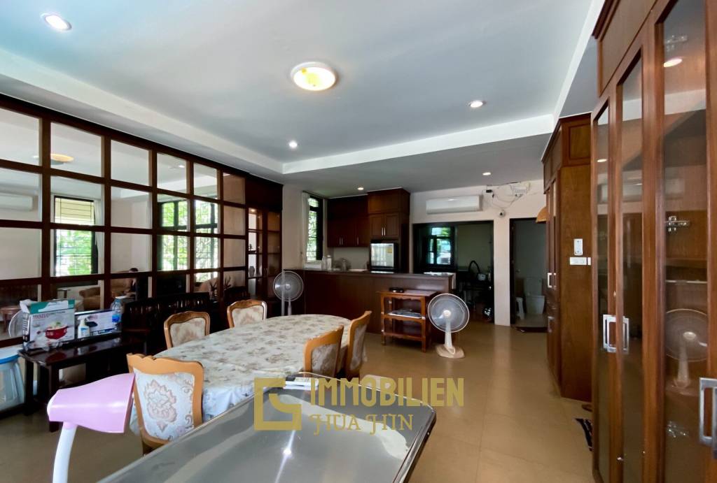 Hua Hin Hill Village 2 : 3 BR Pool Villa Soi 102