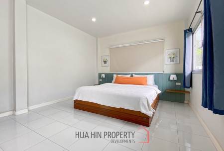 Beachside: 4 BR, 2 Pool Villa + House, Pran Buri