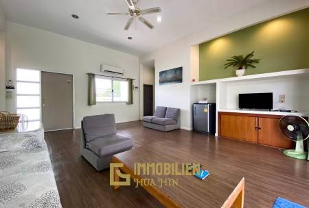 Beachside: 4 BR, 2 Pool Villa + House, Pran Buri