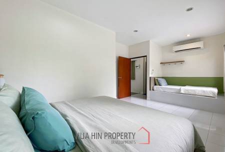 Beachside: 4 BR, 2 Pool Villa + House, Pran Buri