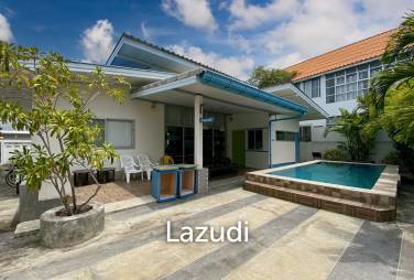 Beachside: 4 BR, 2 Pool Villa + House, Pran Buri