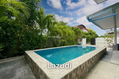 Beachside: 4 BR, 2 Pool Villa + House, Pran Buri