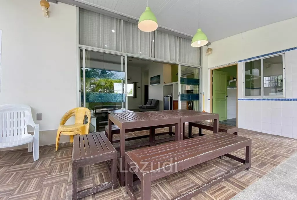 Beachside: 4 BR, 2 Pool Villa + House, Pran Buri