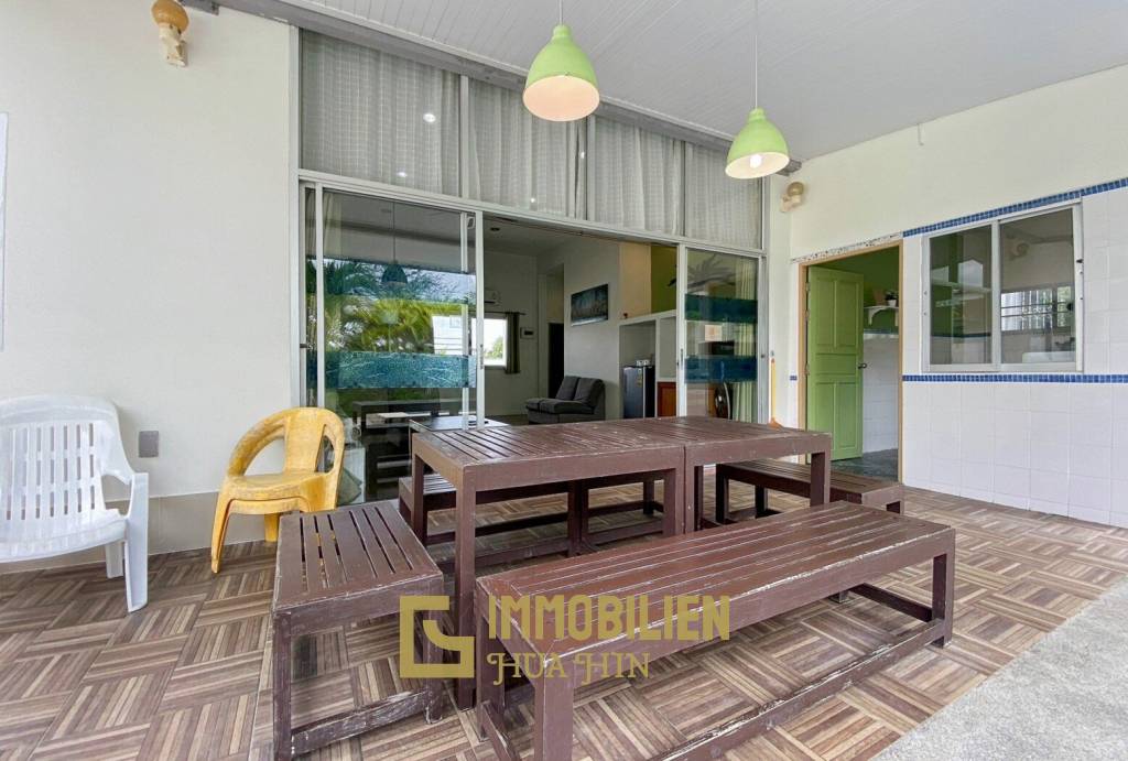 Beachside: 4 BR, 2 Pool Villa + House, Pran Buri