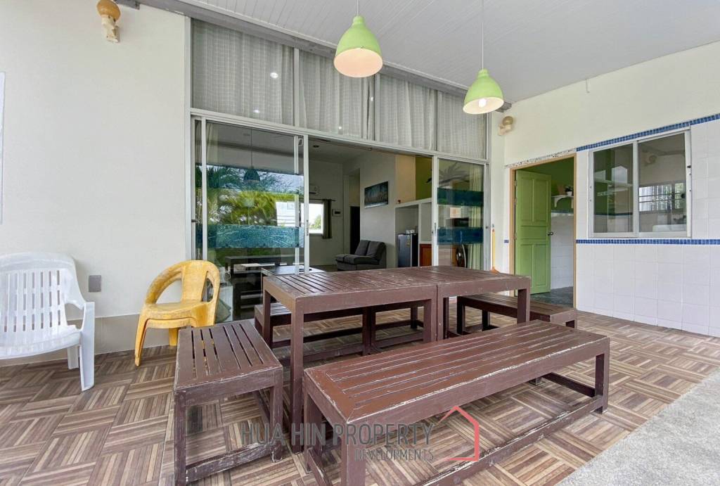 Beachside: 4 BR, 2 Pool Villa + House, Pran Buri