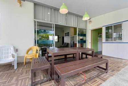 Beachside: 4 BR, 2 Pool Villa + House, Pran Buri