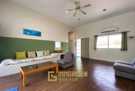 Beachside: 4 BR, 2 Pool Villa + House, Pran Buri