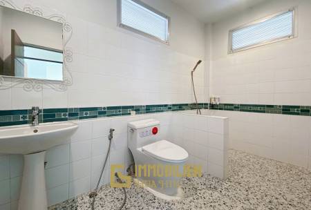 1,672 metro cuadrado 4 ` 4 Baño Villa de Venta