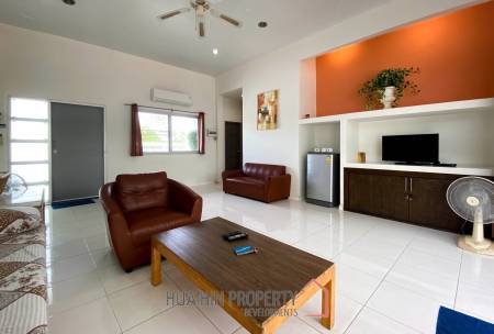 Beachside: 4 BR, 2 Pool Villa + House, Pran Buri