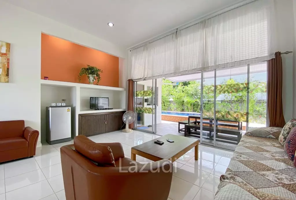 Beachside: 4 BR, 2 Pool Villa + House, Pran Buri