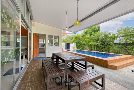 Beachside: 4 BR, 2 Pool Villa + House, Pran Buri