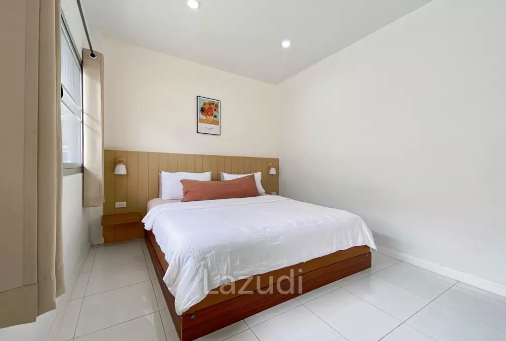 Beachside: 4 BR, 2 Pool Villa + House, Pran Buri