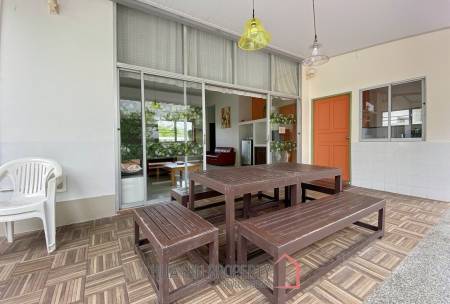 Beachside: 4 BR, 2 Pool Villa + House, Pran Buri