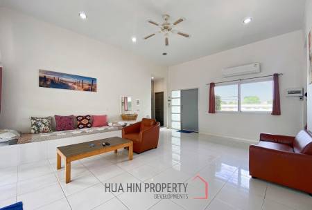 Beachside: 4 BR, 2 Pool Villa + House, Pran Buri