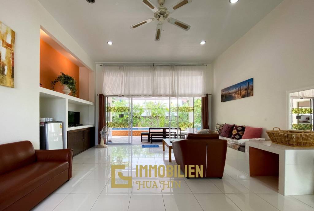 Beachside: 4 BR, 2 Pool Villa + House, Pran Buri