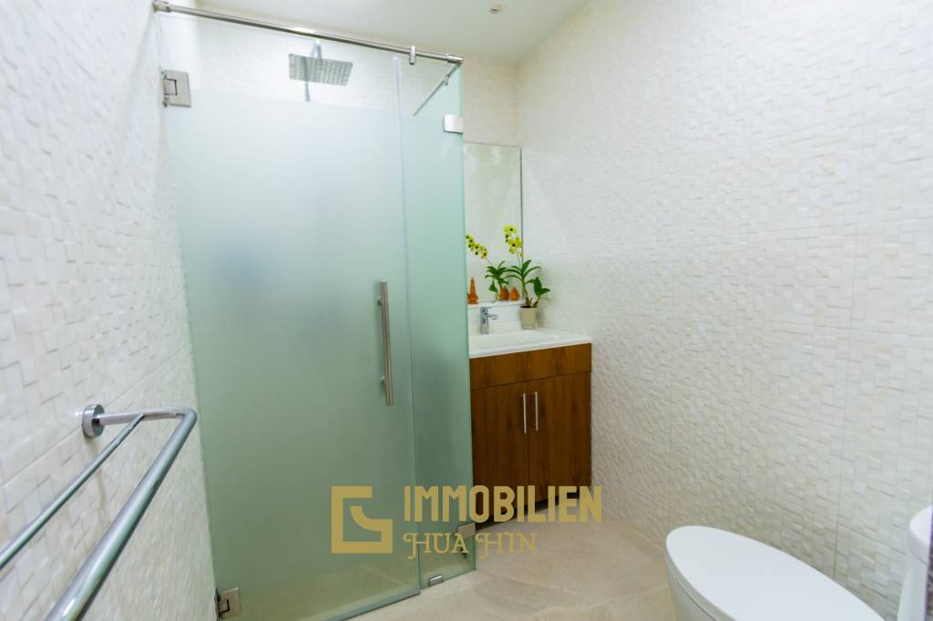 4,400 metro cuadrado 3 ` 5 Baño Villa de Venta