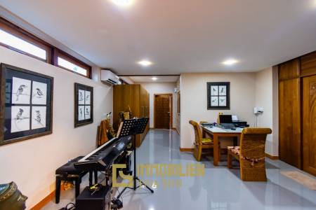 Luxurious 3-Bed Villa with Pool in Hua Hin