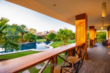 Luxurious 3-Bed Villa with Pool in Hua Hin