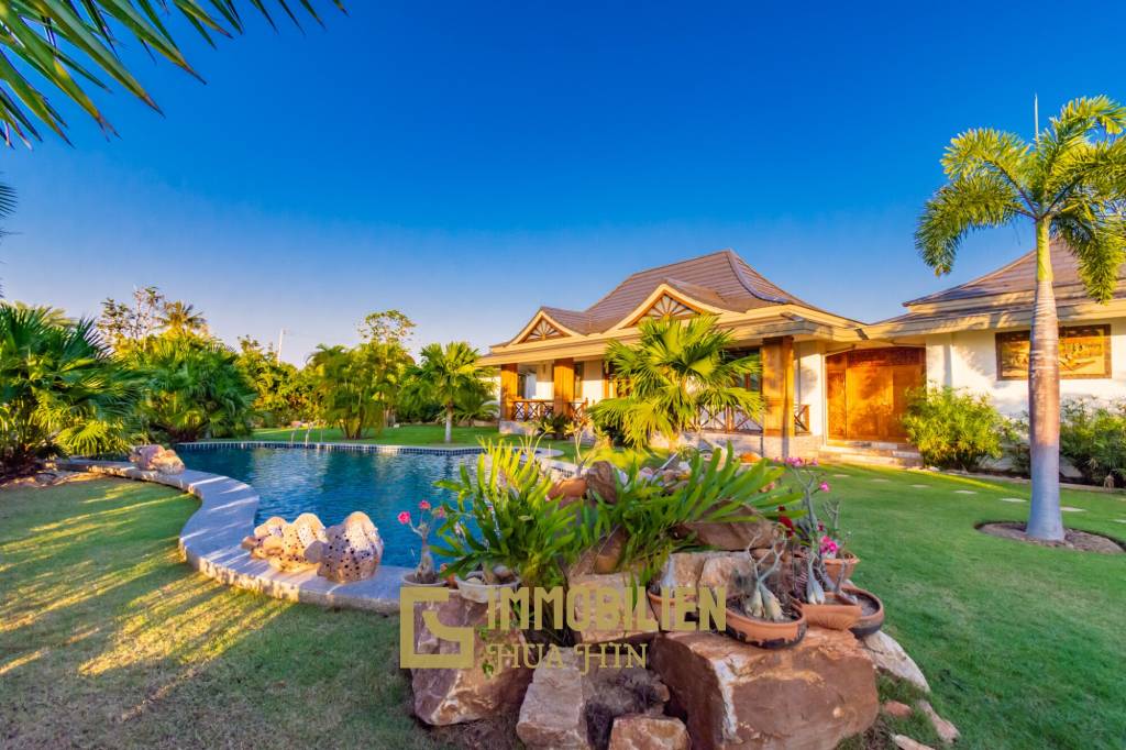 Luxurious 3-Bed Villa with Pool in Hua Hin