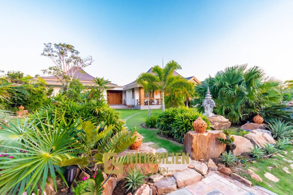 Luxurious 3-Bed Villa with Pool in Hua Hin